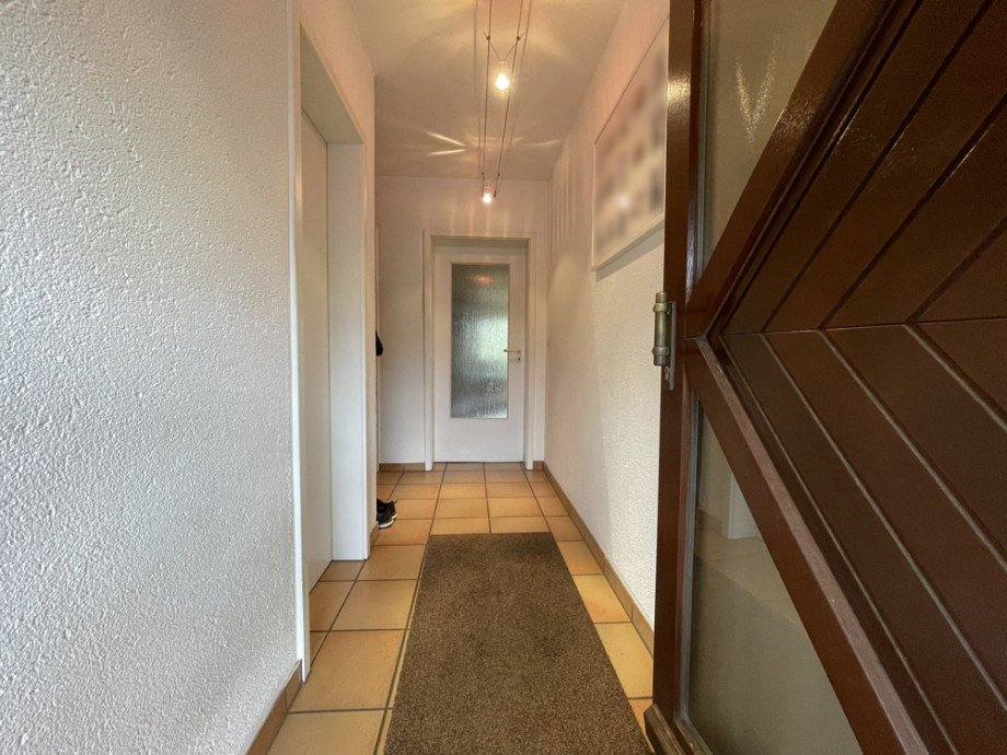 (4) Ein erster Eindruck aus dem Hauseingangsbereich im Erdgeschoss Reiheneckhaus Bottrop / Eigen