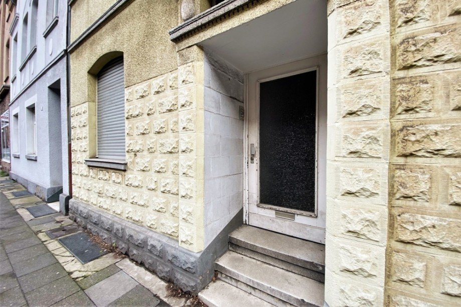 (3) Der gemeinschaftliche Eingangsbereich Mehrfamilienhaus Bottrop / Stadtmitte