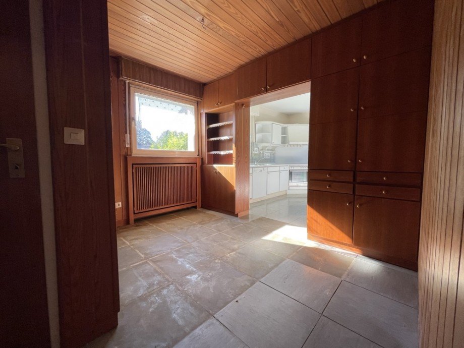 (7) Im weiteren Verlauf betreten wir eine ger�umige K�che mit separiertem Essbereich Einfamilienhaus Bottrop / Fuhlenbrock