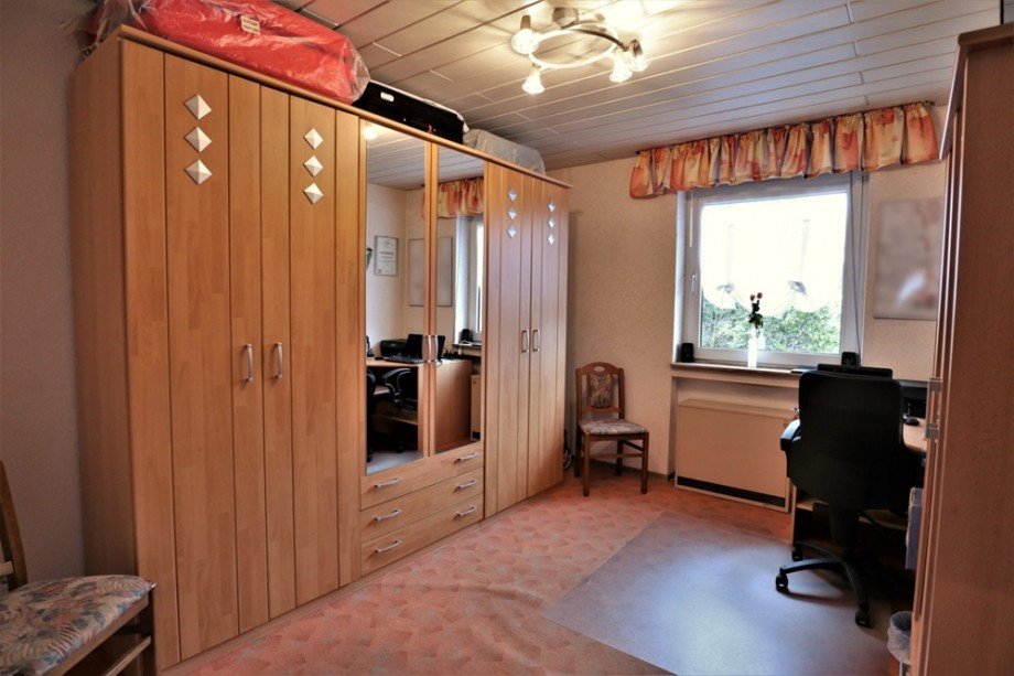 Das Kinder- oder Arbeitszimmer mit Blick auf das hintere Grundst�ck Etagenwohnung Bottrop / Boy