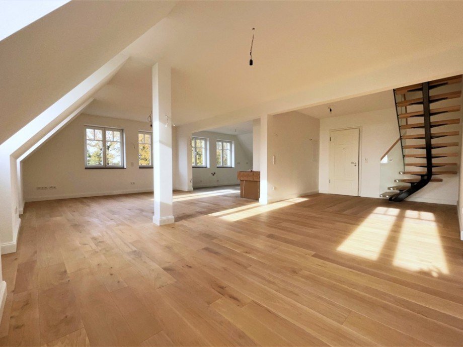 (11) Hier sehen Sie den einzigartigen und weitl�ufigen Wohn-, Ess- und K�chenbereich (Archivbild) Etagenwohnung Bottrop-Feldhausen