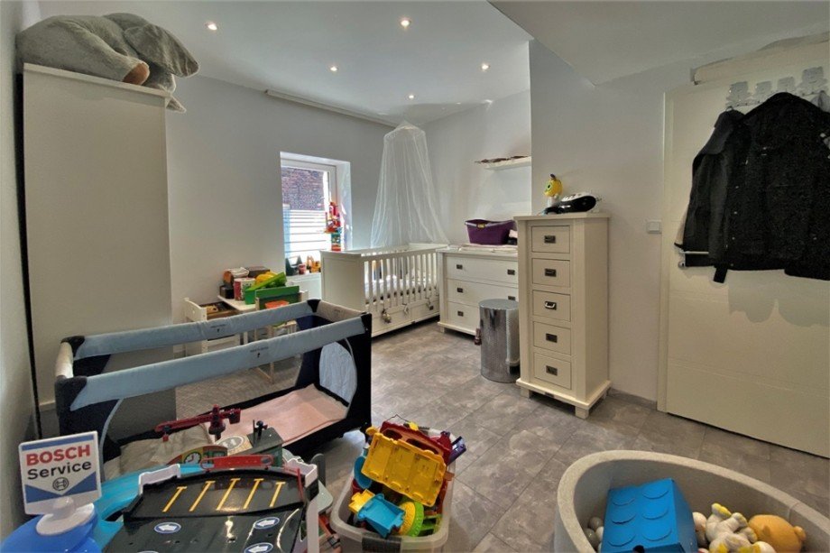(11) Neben dem Badezimmer befindet sich das Kinderzimmer Doppelhaush�lfte Bottrop / Batenbrock