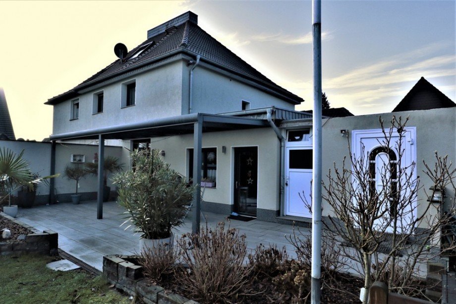 (10) Eine R�ckansicht der Immobilie Doppelhaush�lfte Bottrop / Welheimer Mark