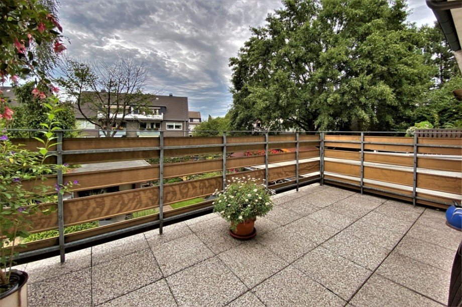 (16) Diese Wohneinheit bietet einen Balkon auf der R�ckseite (n�rdlicher Ausrichtung) Mehrfamilienhaus Bottrop / Eigen