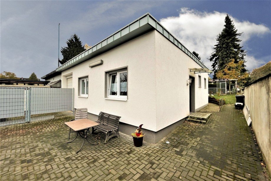 (31) Bei dem Hinterhaus handelt es sich um ehemalige PKW Garagen Einfamilienhaus Bottrop / Eigen