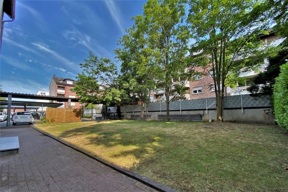 Der r�ckw�rtige Gemeinschaftsgarten Dachgeschosswohnung Bottrop / Fuhlenbrock