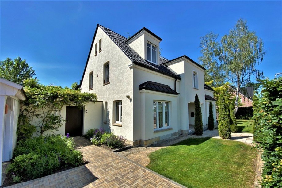 Eine weitere Ansicht der Geb�udefront Einfamilienhaus Bottrop / Kirchhellen