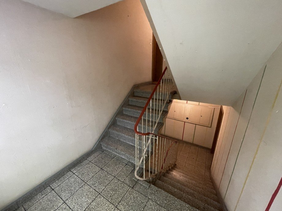 (19) Der weitere Verlauf des Treppenhauses hinauf zum 2. Obergeschoss Haus Gelsenkirchen / Bulmke-H�llen