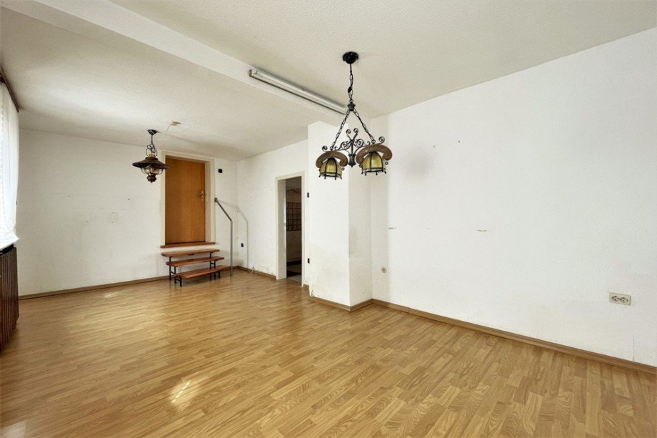 (10) Eine zweite Impression des Wohnraumes im Anbau Zweifamilienhaus Bottrop / Batenbrock
