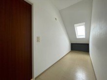 (37) Weiterhin erwartet Sie hier diese Abstellkammer mit Aufgang in den Dachboden *VERKAUFT*