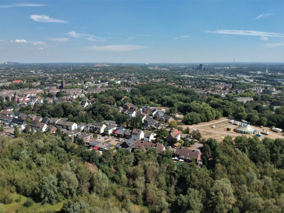 (29) Abschlie�end der Ausblick �ber den hochgelegenen Stra�enzug in der s�dlichen Stadtmitte Etagenwohnung Bottrop / Stadtmitte