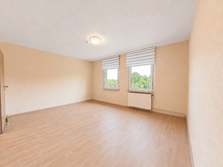 (17) Auf der R�ckseite befindet sich das Elternschlafzimmer Reihenmittelhaus Bottrop / Batenbrock