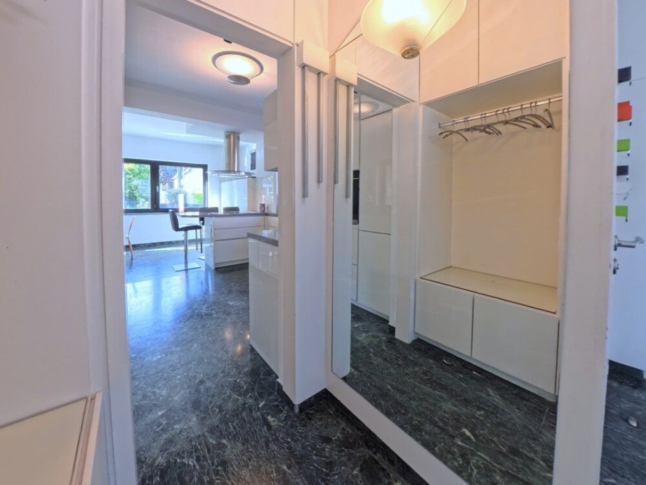 (8) Entlang der Garderobe f�hrt Sie dieser Durchgang in die K�che Erdgeschosswohnung Bottrop / Stadtmitte