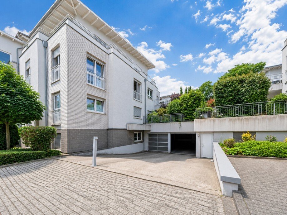 (27) Die Zufahrt in die Tiefgarage der Eigent�mergemeinschaft Penthousewohnung Bottrop / Bottrop-Vonderort