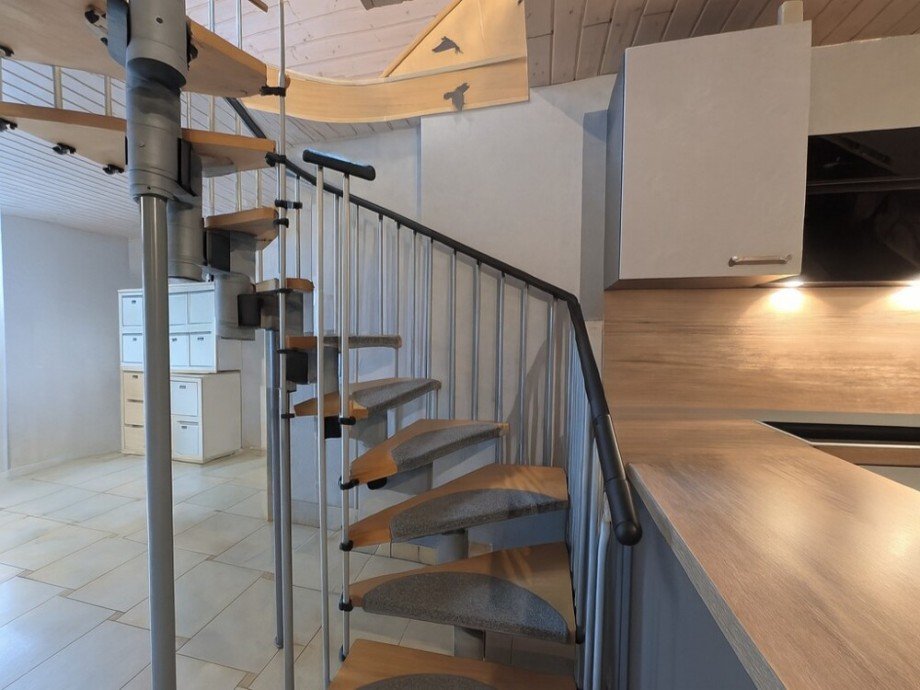 (33) �ber eine Wendeltreppe erreichen Sie den ausgebauten Spitzboden Reiheneckhaus Bottrop / Batenbrock