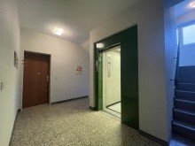 (5) Dieser praktische Aufzug f�hrt Sie unmittelbar bis zur Wohnungseingangst�r im 3.OG *VERKAUFT*