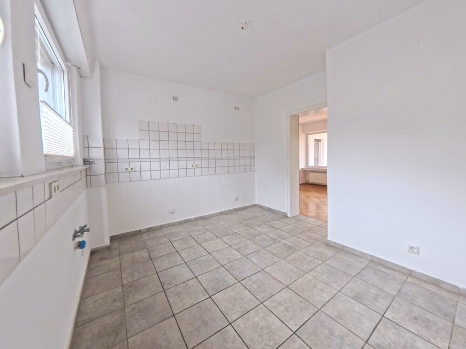 (17) Hier ein Blick die K�che auf der Geb�udevorderseite Zweifamilienhaus Bottrop / Bottrop-Vonderort