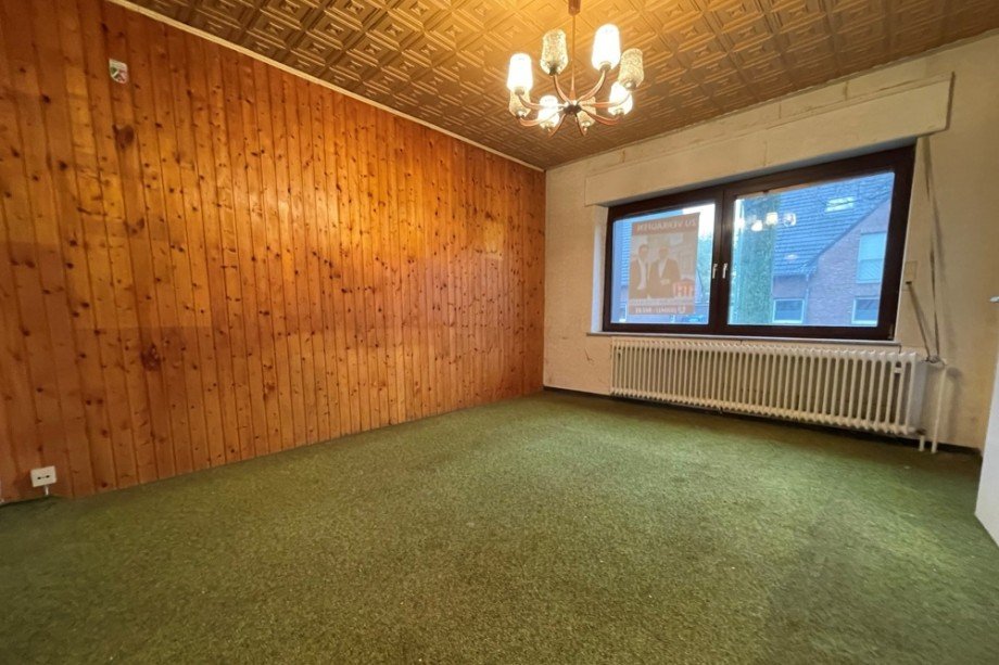 (5) Hier sehen Sie das ger�umige Wohnzimmer mit Durchgang in das Nachbarzimmer Zweifamilienhaus Bottrop / Batenbrock