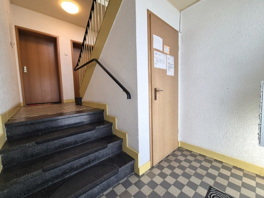 (3) Der Hauseingangsbereich im Erdgeschoss Etagenwohnung Bottrop / Fuhlenbrock