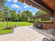 (14) Ein weiterer Eindruck von den Terrassenfl�chen iTH: Ein Zuhause zum Bleiben - weitl�ufiges, freistehendes EFH mit Traumgarten in bester Wohnlage!