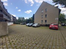 (17) Auf dem r�ckseitigen Grundst�ck befindet sich der zugeh�rige PKW Stellplatz *VERKAUFT*