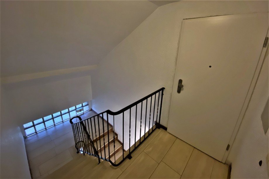 (4) Der Wohnungseingang im Dachgeschoss Dachgeschosswohnung Bottrop / Stadtmitte