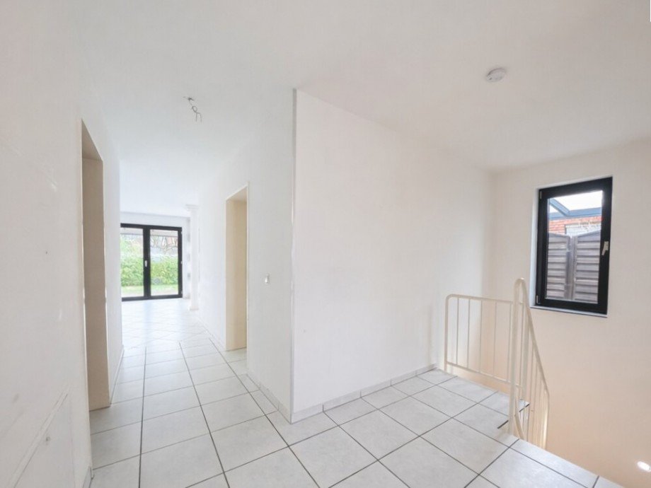 (6) Hier ein Einblick in den Wohnungsflur aus einer anderen Perspektive Erdgeschosswohnung Bottrop / Fuhlenbrock