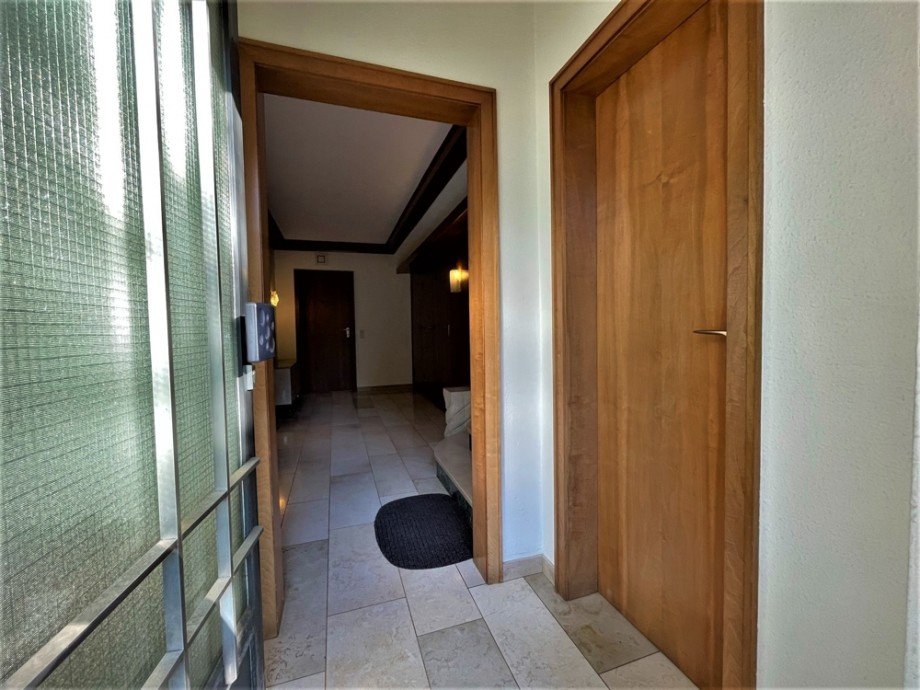 (4) Eine erste Impression aus dem Hauseingangsbereich Doppelhaush�lfte Bottrop / Stadtmitte