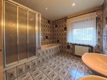 (21) Hier blicken wir zun�chst in das Badezimmer aus dieser Etage *VERKAUFT*