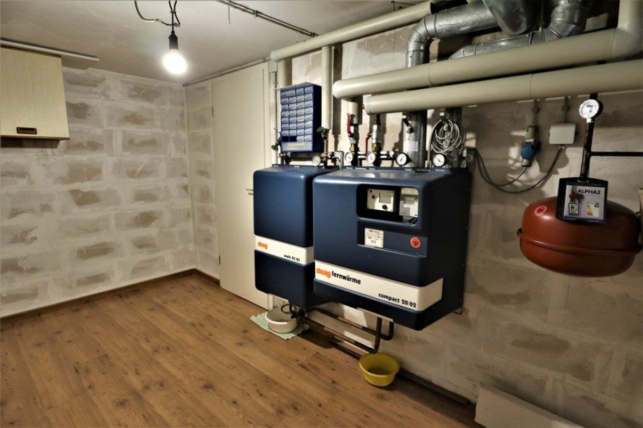 (21) Blick in den Hausanschlussraum im Kellergeschoss Reihenmittelhaus Essen / Altenessen-Nord