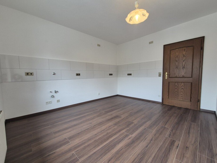 (7) Hier ein nun ein Blick in die ger�umige K�che Etagenwohnung Bottrop / Stadtmitte