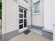 (4) Hier blicken Sie auf den gemeinschaftlichen Hauseingangsbereich *VERKAUFT*