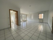 (11) �ber den Flur erreichen wir ebenfalls das Wohn- und Esszimmer *VERKAUFT*