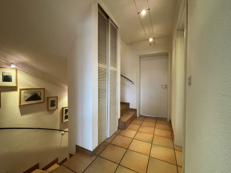 (16) Zur�ck im Geb�udeinneren befinden wir uns nun im ersten Obergeschoss Reiheneckhaus Bottrop / Eigen