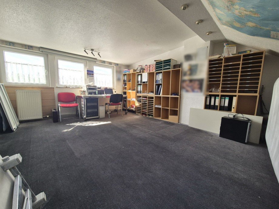 (14) Eine erste Impression des wohnraumtauglich ausgebauten Dachbodens (Nfl.) Reiheneckhaus Bottrop / Fuhlenbrock