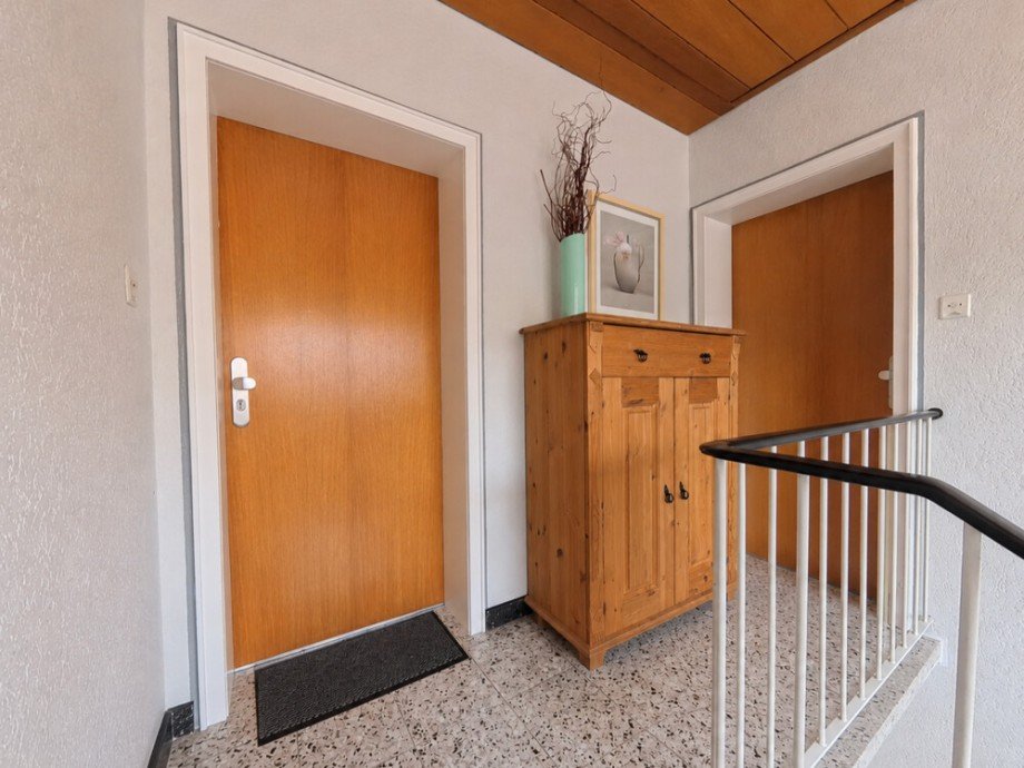 (24) Der Wohnungseingang im Obergeschoss Zweifamilienhaus Bottrop / Bottrop-Vonderort