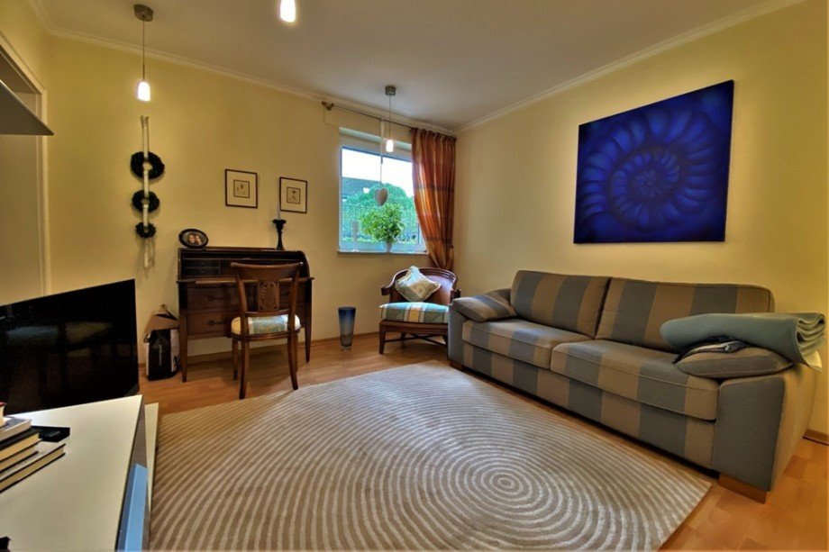 (13) Weiterhin betrten Sie im Erdgeschoss noch ein G�ste- oder Kinderzimmer Zweifamilienhaus Bottrop / Eigen