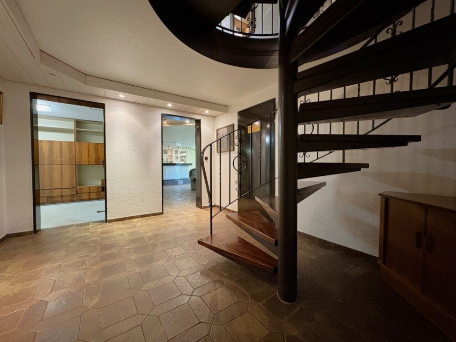 (19) Weitere Eindr�cke folgen aus dem Kellergeschoss des Wohnhauses Einfamilienhaus Bottrop / Grafenwald