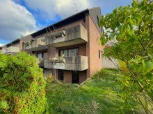 (3) Ein Blick auf die Geb�uder�ckseite mit zwei Balkonen und einer Terrasse im Souterrainbereich *VERKAUFT*