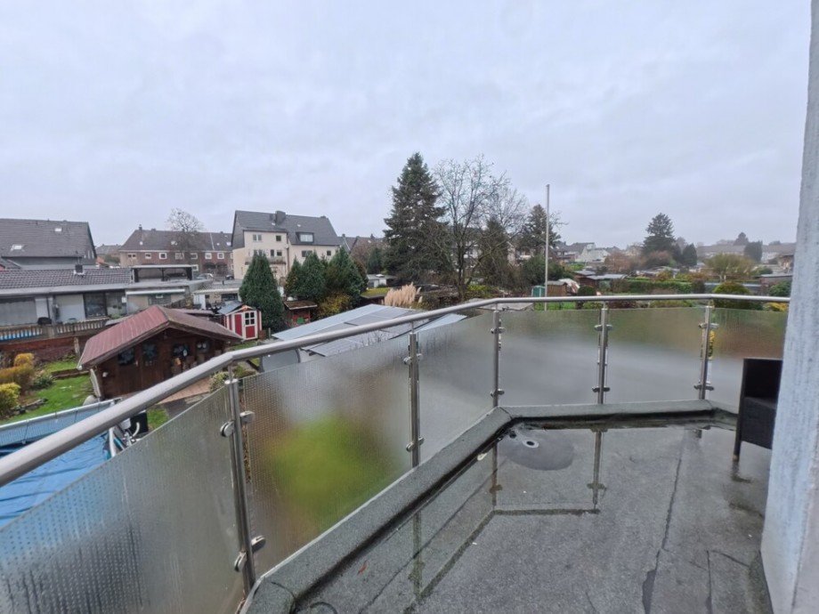 (25) Der Wohnbereich schenkt Ihnen ferner einen Zugang zum Balkon Reiheneckhaus Bottrop / Batenbrock