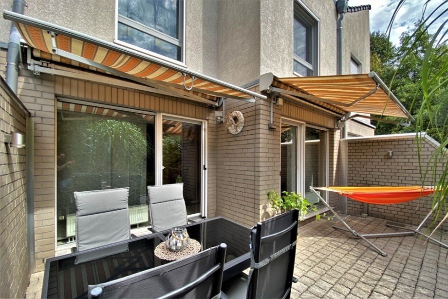 (12) Die Sonnenterrasse in s�dwestlicher Ausrichtung Reihenmittelhaus Gladbeck / Gladbeck-Brauck
