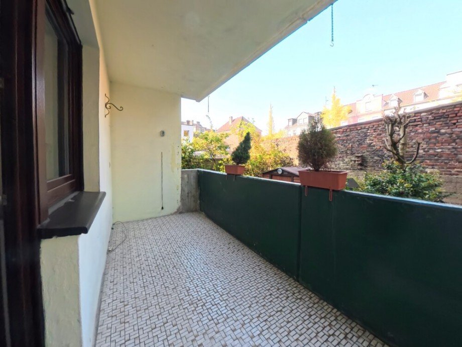 (9) Der Balkon ist �ber die K�che zu erreichen Erdgeschosswohnung Oberhausen / Altstadt-Mitte