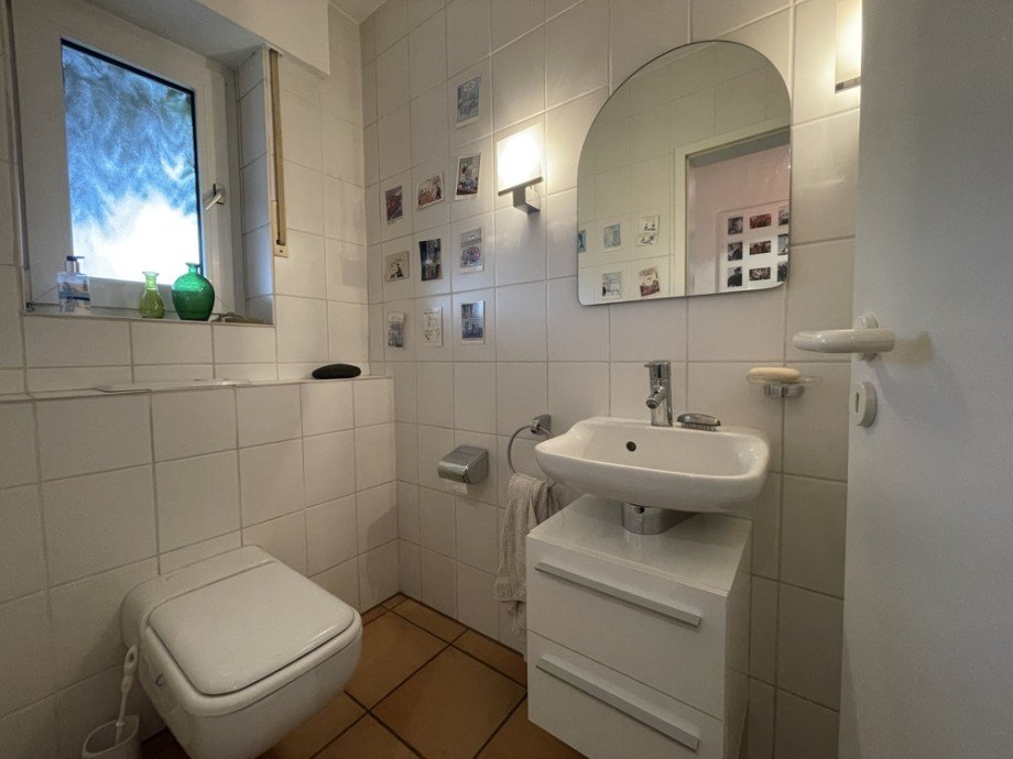 (6) Neben dem Hauseigang befindet sich dieses G�ste WC Reiheneckhaus Bottrop / Eigen