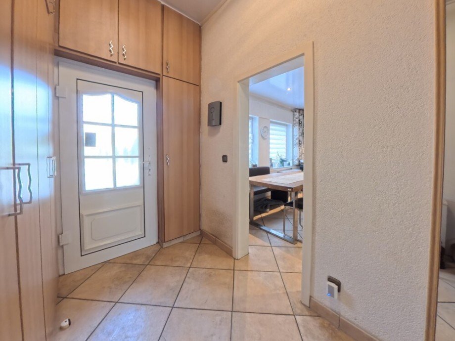 (5) Neben dem Hauseingangsbereich befindet sich zun�chst eine ger�umige K�che Reihenmittelhaus Bottrop / Fuhlenbrock