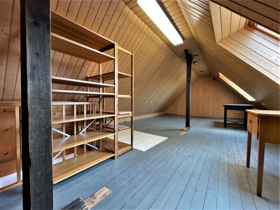 (28) Eine Impression aus dem Spitzbodenbereich Einfamilienhaus Bottrop / Batenbrock