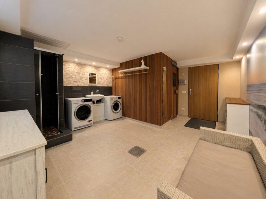 (32) Weiterhin erwartet Sie neben einer Sauna auch eine separate Dusche im Kellergeschoss Bungalow Bottrop / Vonderort