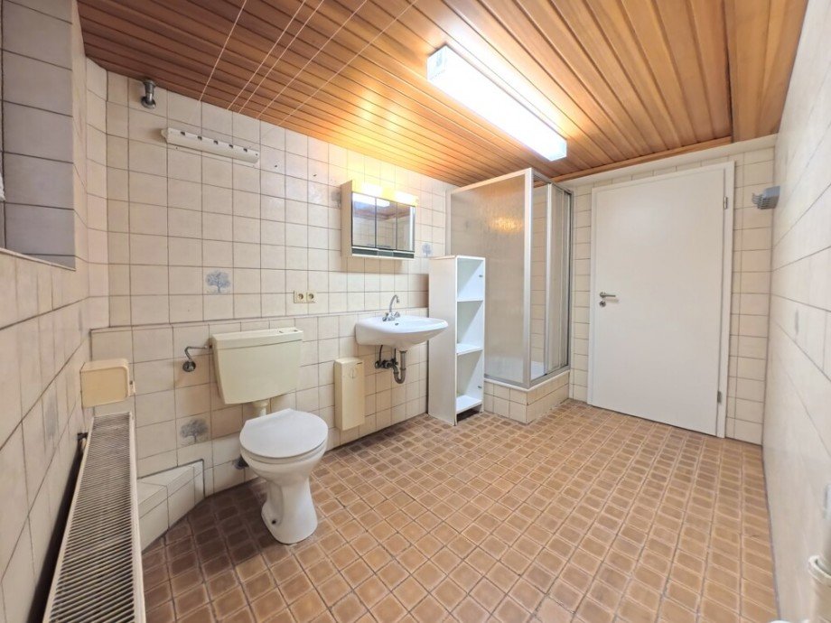 (28) Im Keller befindet sich ferner dieses Duschbad inkl. Waschmaschinenanschluss Doppelhaush�lfte Bottrop / Fuhlenbrock