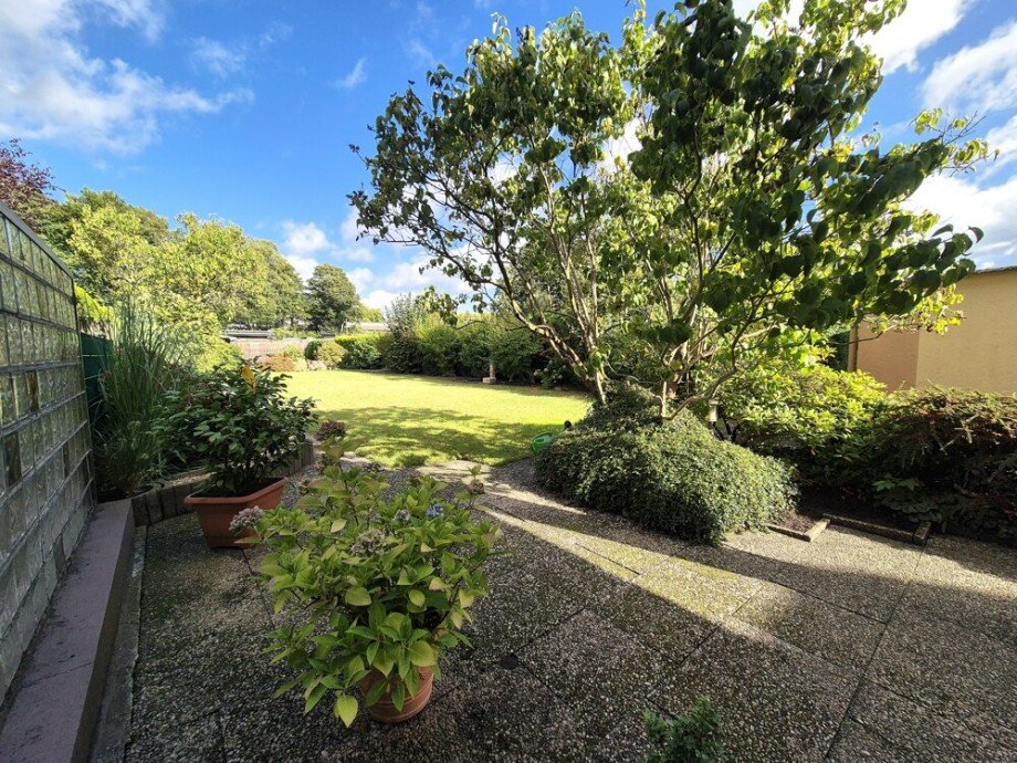 (35) Ein erster Blick in den gepflegten Garten Doppelhaush�lfte Bottrop / Batenbrock