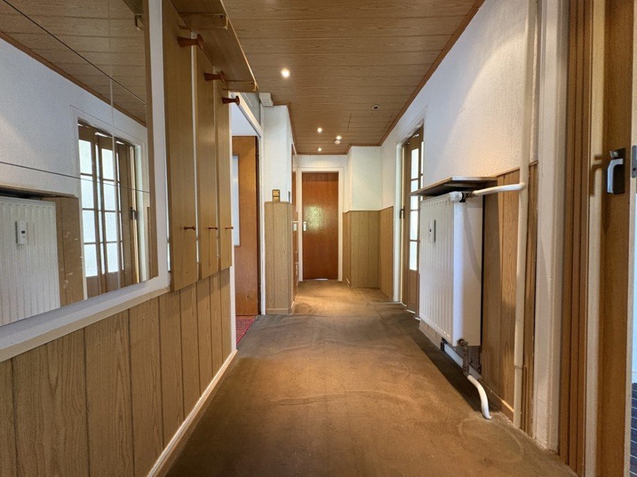 (19) Der Wohnungsflur im Dachgeschoss aus einer anderen Perspektive Haus Bottrop / Vonderort