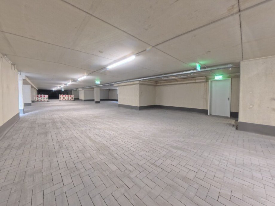 (25) Der Wohneinheit ist ein Tiefgaragenstellplatz zugeordnet (Nr.26) Etagenwohnung Oberhausen / Klosterhardt-Nord